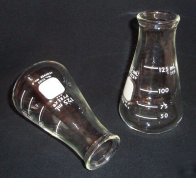 Quantity of 2 125 ml pyrex flask (5100-125)