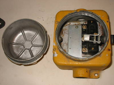 Hazardous location explosion proof junction switch box