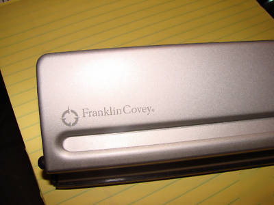 Franklin covey classic-size hole punch