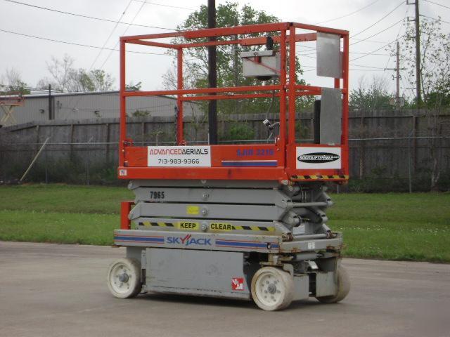 03 skyjack 19 scissor lift manlift boom lift jlg genie