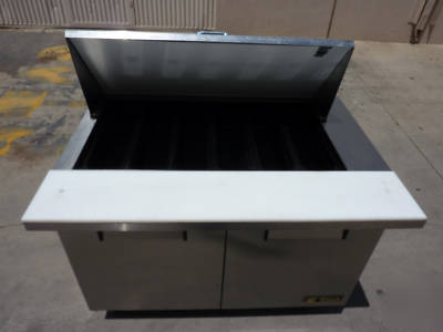 True TSSU48-18M-b sandwich prep table,used,perfect, 