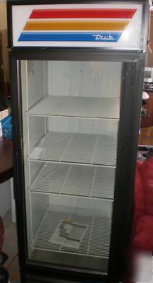 True gdm-23 glass door merchandiser - refrigerator