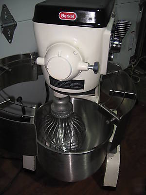 Berkel 20 quart mixer w/ bowl, guard, paddle & whip