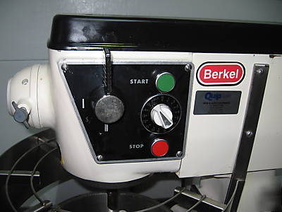 Berkel 20 quart mixer w/ bowl, guard, paddle & whip